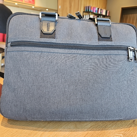 Tui Alpha Bravo Albany Slim Commuter Brief- Graphite - Picture 2 of 3